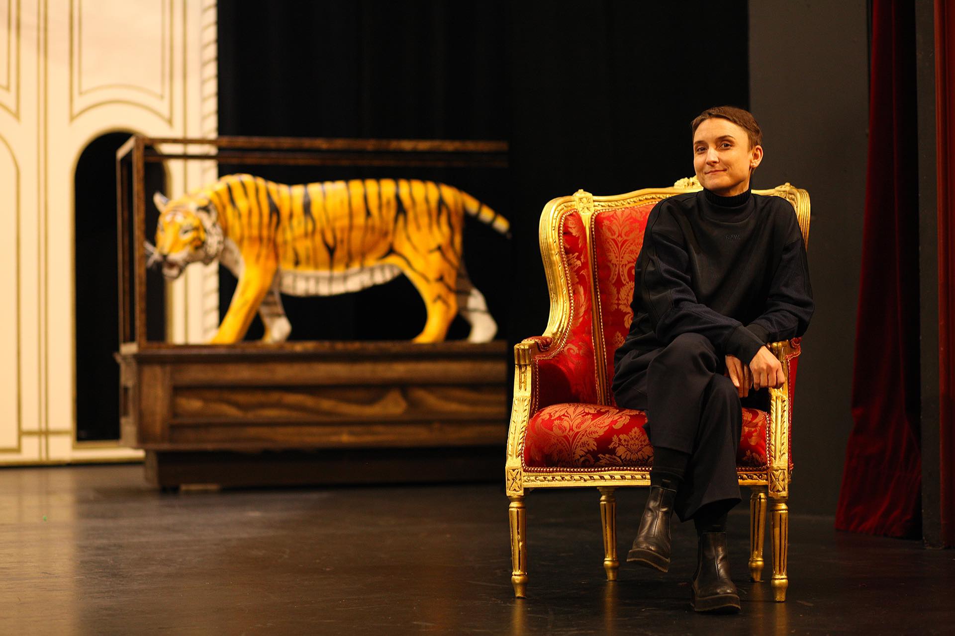 nina-alexandra-kupczyk-regisseurin_autorin-_-berlin-_-foto-_max-van-der-rose